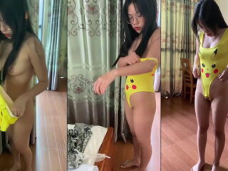 E nữ sinh đeo kính ngon cởi đồ thay